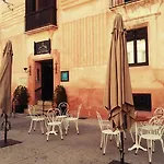 Hotel Los Leones