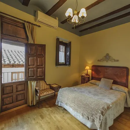 Leones - Adults Only Rubielos De Mora