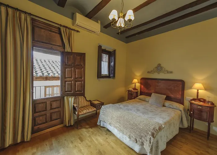 Los Leones Rubielos De Mora