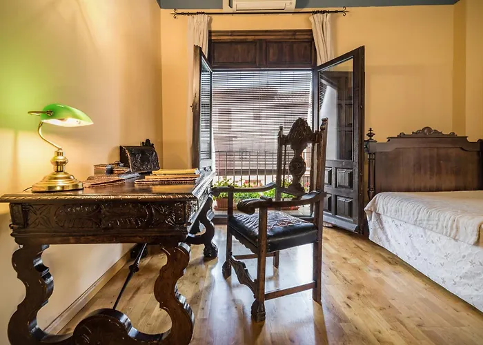 Leones - Adults Only